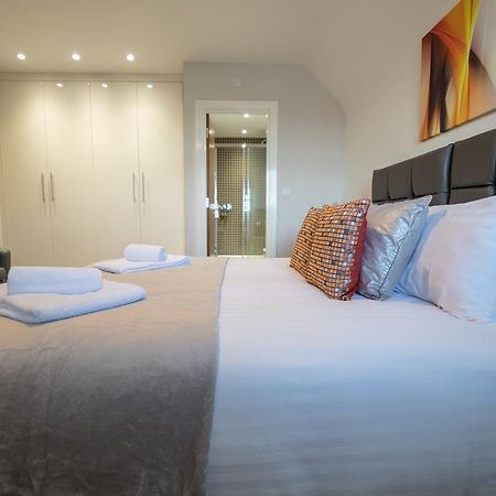 Helios Court Penthouse Serviced Apartment By Ferndale Maidenhead Buitenkant foto