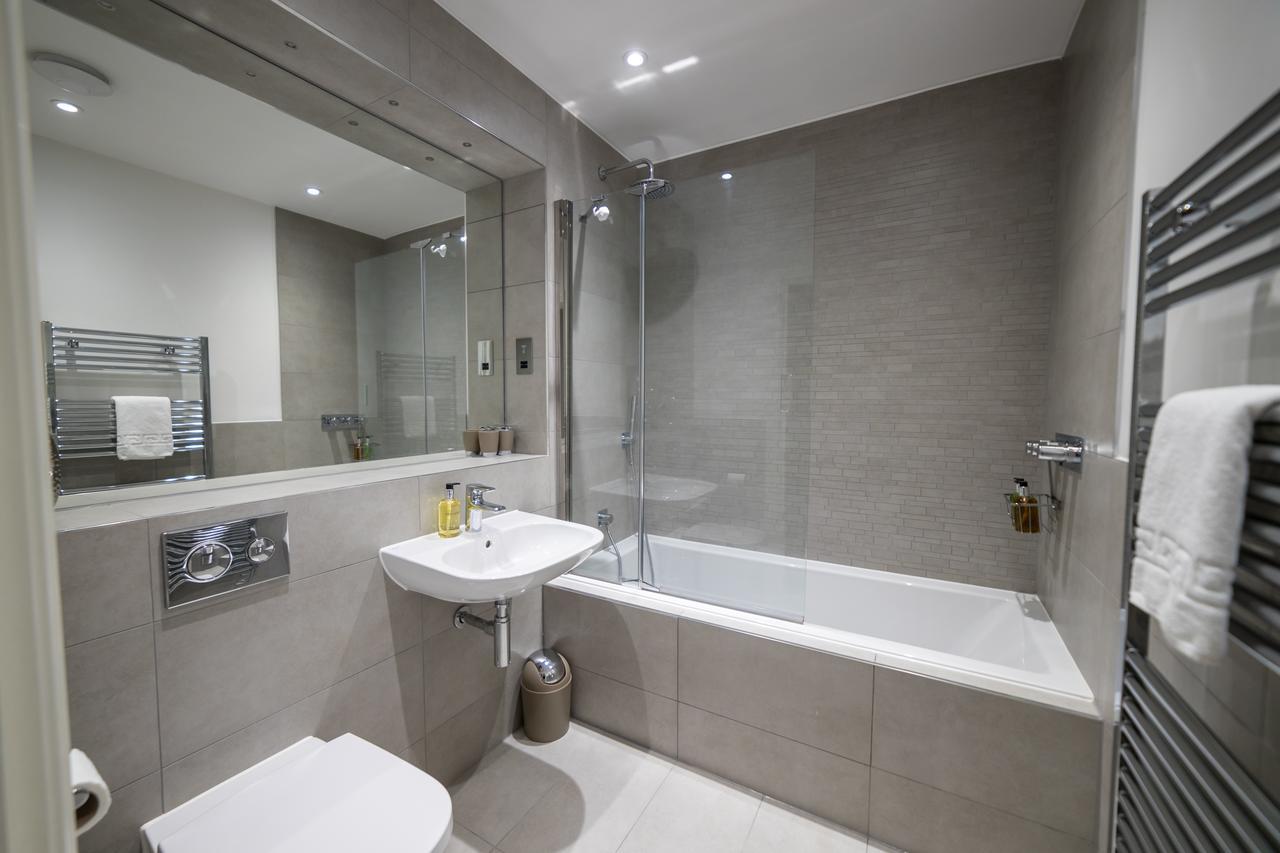Helios Court Penthouse Serviced Apartment By Ferndale Maidenhead Buitenkant foto