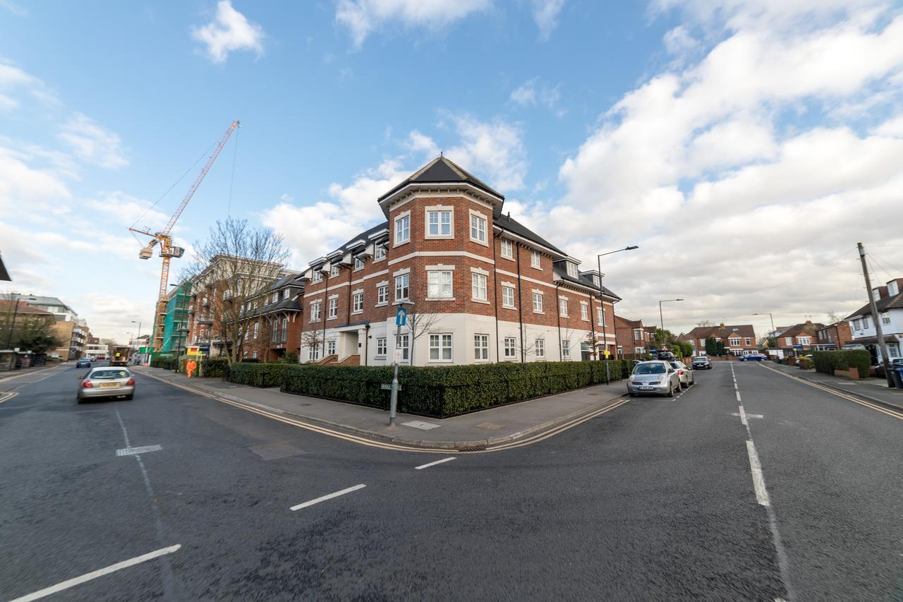 Helios Court Penthouse Serviced Apartment By Ferndale Maidenhead Buitenkant foto