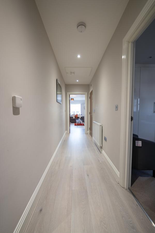 Helios Court Penthouse Serviced Apartment By Ferndale Maidenhead Buitenkant foto