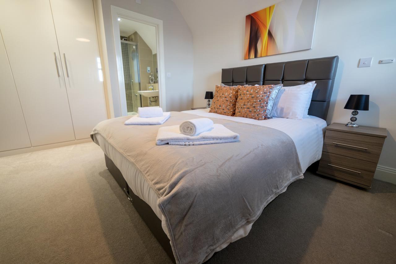 Helios Court Penthouse Serviced Apartment By Ferndale Maidenhead Buitenkant foto