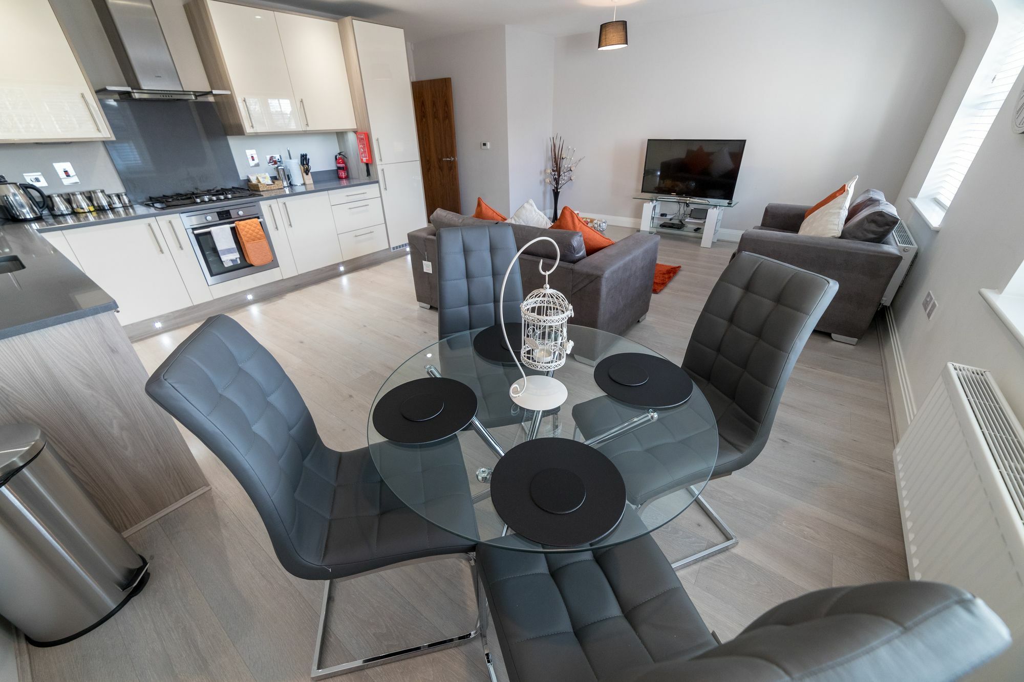 Helios Court Penthouse Serviced Apartment By Ferndale Maidenhead Buitenkant foto