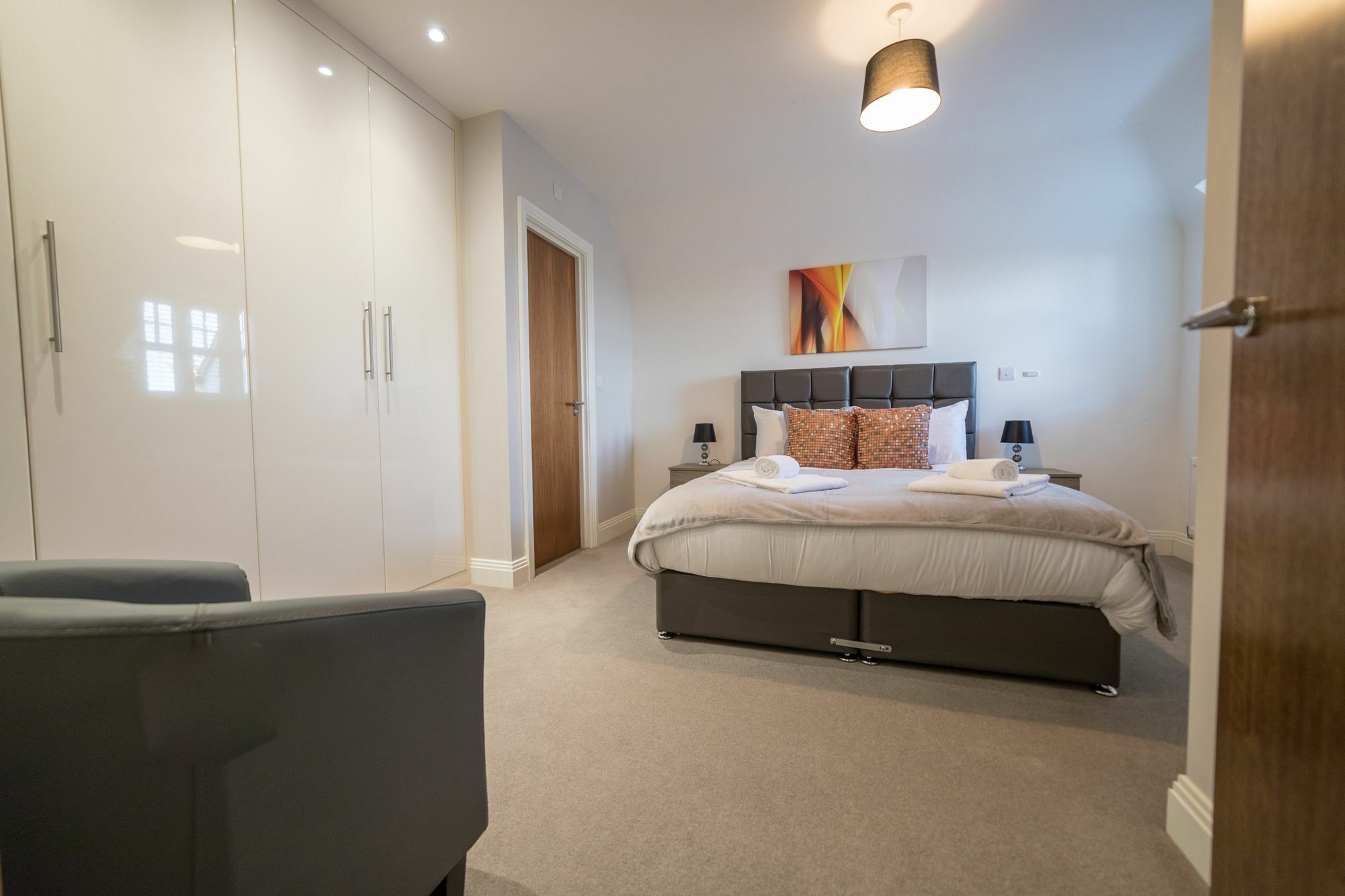 Helios Court Penthouse Serviced Apartment By Ferndale Maidenhead Buitenkant foto